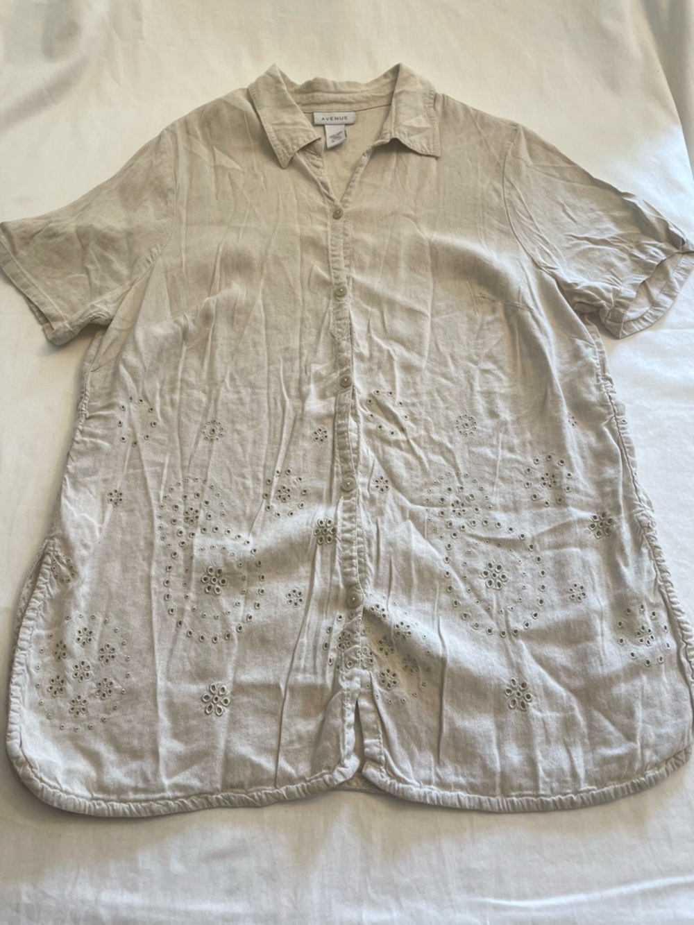 Avenue Linen Blend Eyelet Embroidered Button Down Shirt Women’s Plus 18/20 (1X)